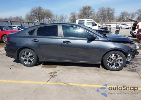 2021 Kia Forte Lxs z USA, uszkodzony, nr VIN 3KPF24AD4ME379918